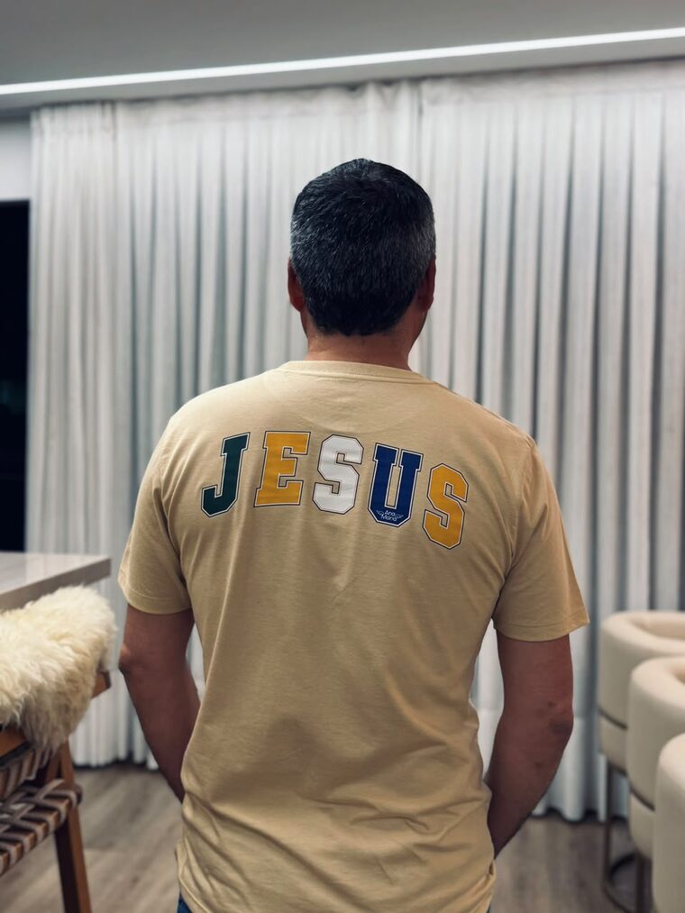 Coleção Jesus Rei do Brasil — versão unissex, costas